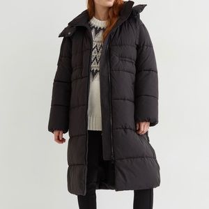 H&M mama maternity puffer jacket. Black size M